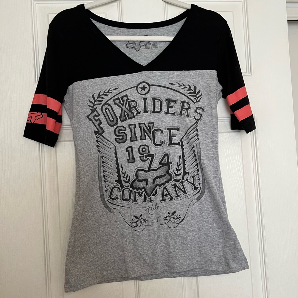 Women’s Fox shirt (M)